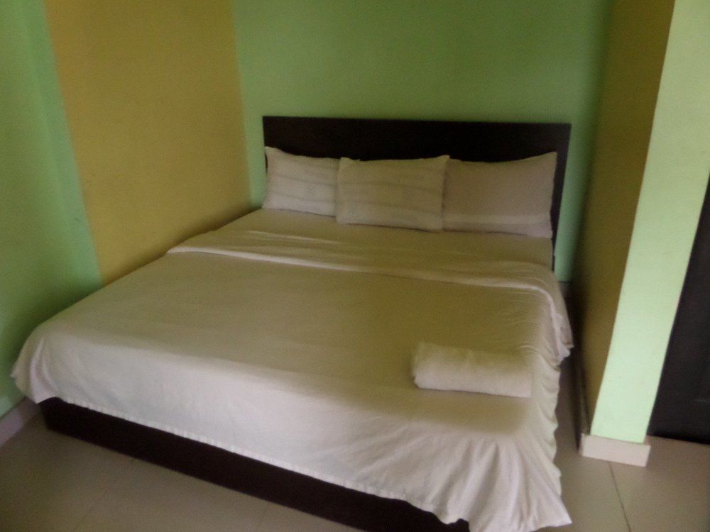 Flamingo Hotel Festac Town Exterior photo