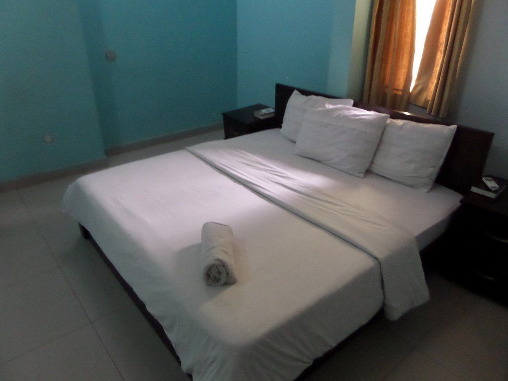 Flamingo Hotel Festac Town Exterior photo